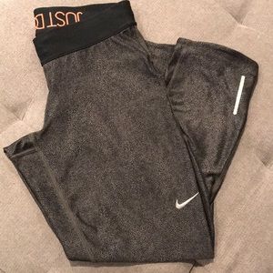 Nike DRI-FIT cropped running leggings